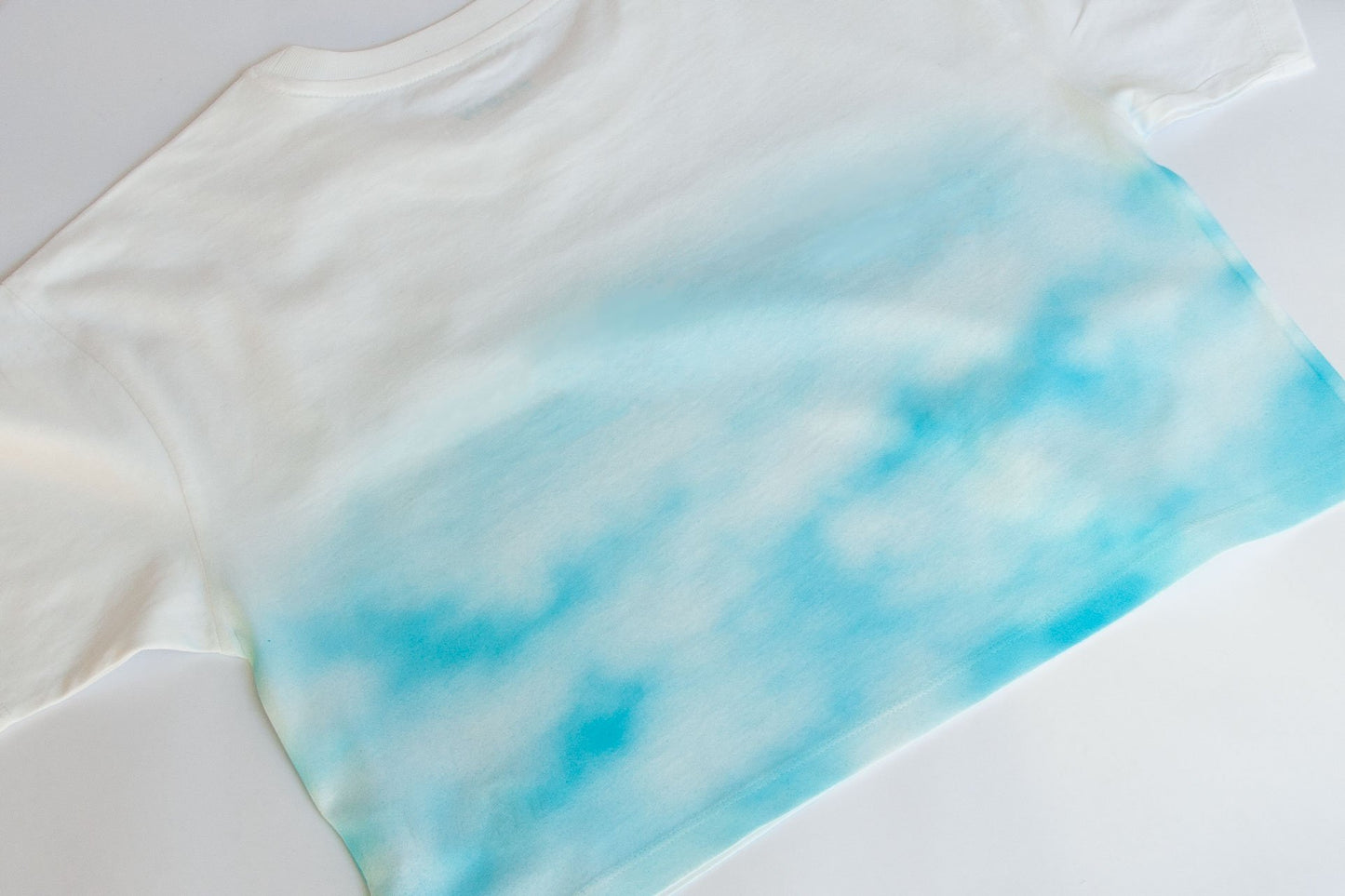 CLOUD9 - Women's cropped loose fit t-shirt - BLOW London