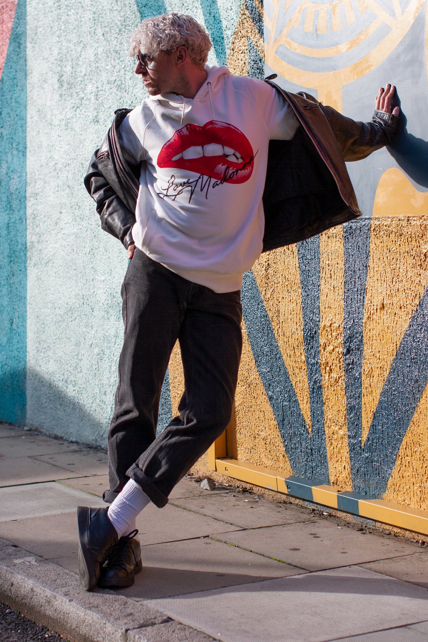 LOVE MADONNA - Classic heavy unisex raglan pullover hoodie with side pockets
